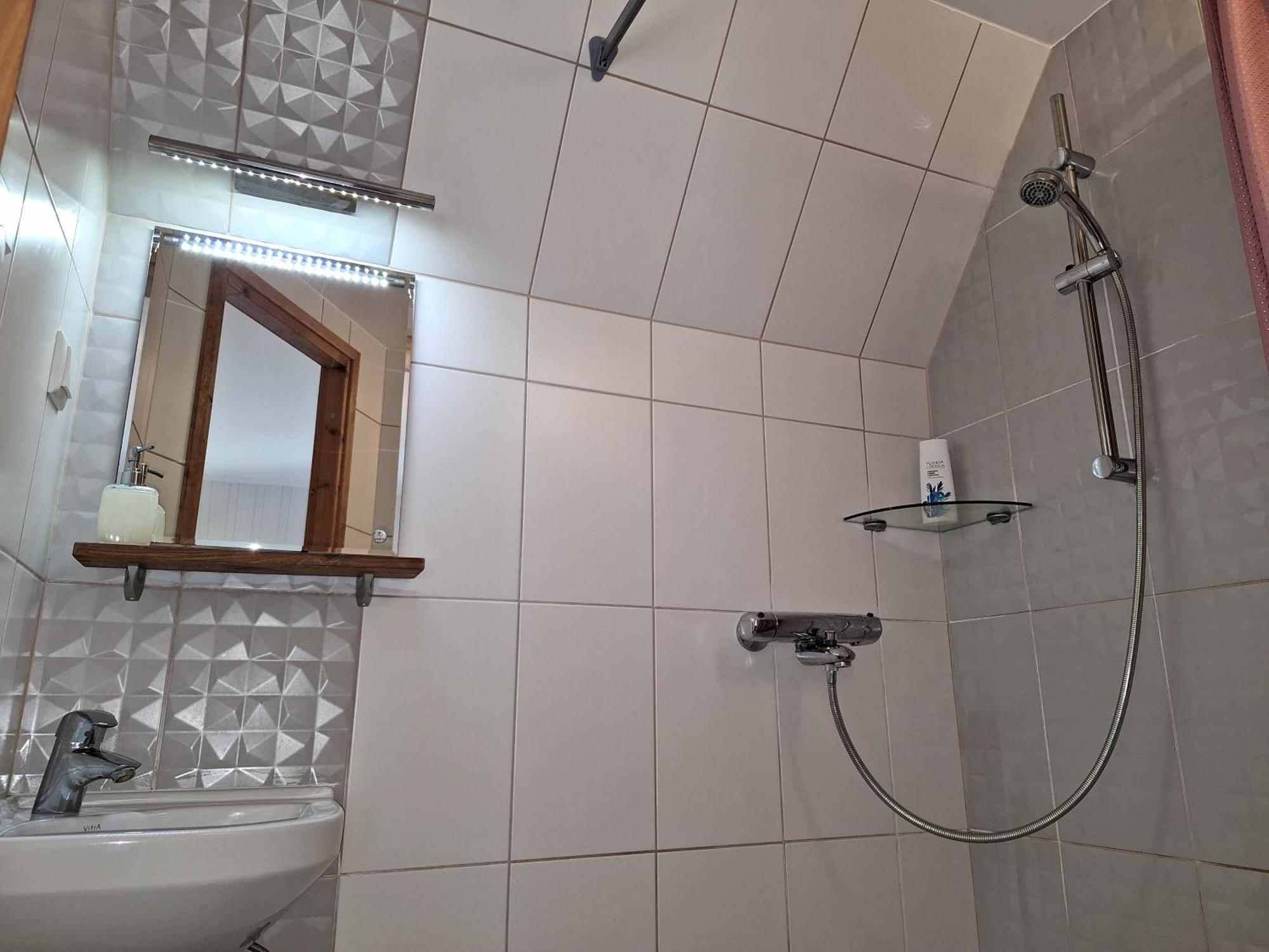 קורסארה Kraavi Guest Hostel מראה חיצוני תמונה