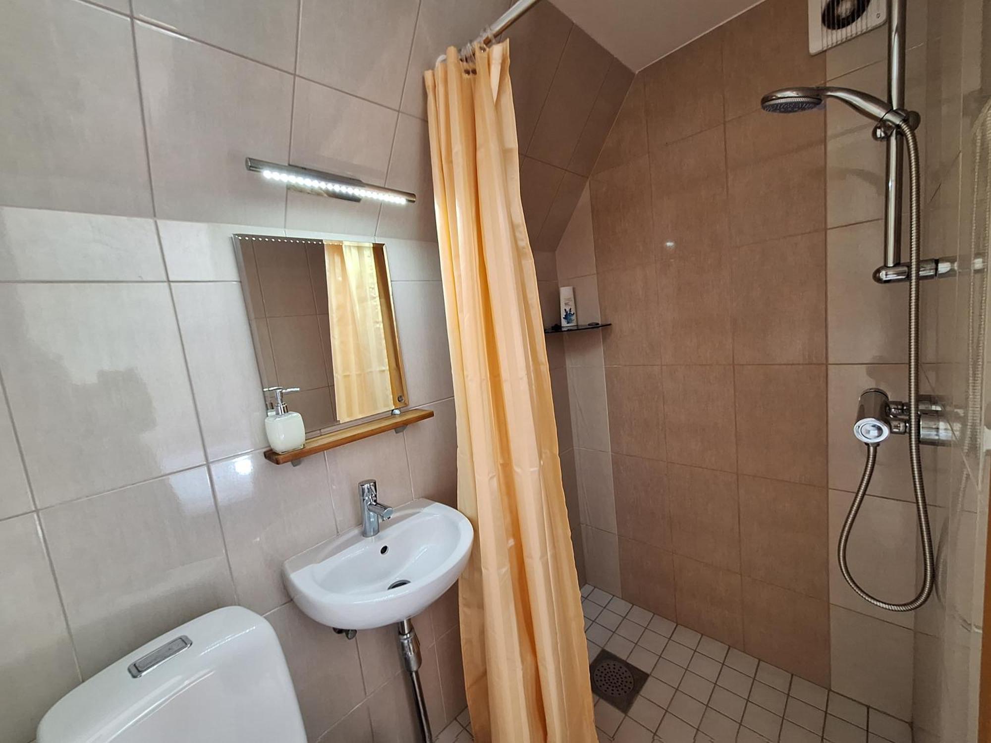 קורסארה Kraavi Guest Hostel מראה חיצוני תמונה